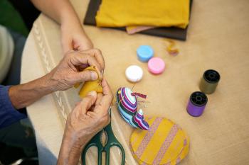 Helping Your Senior Parent Fight Boredom At Home
